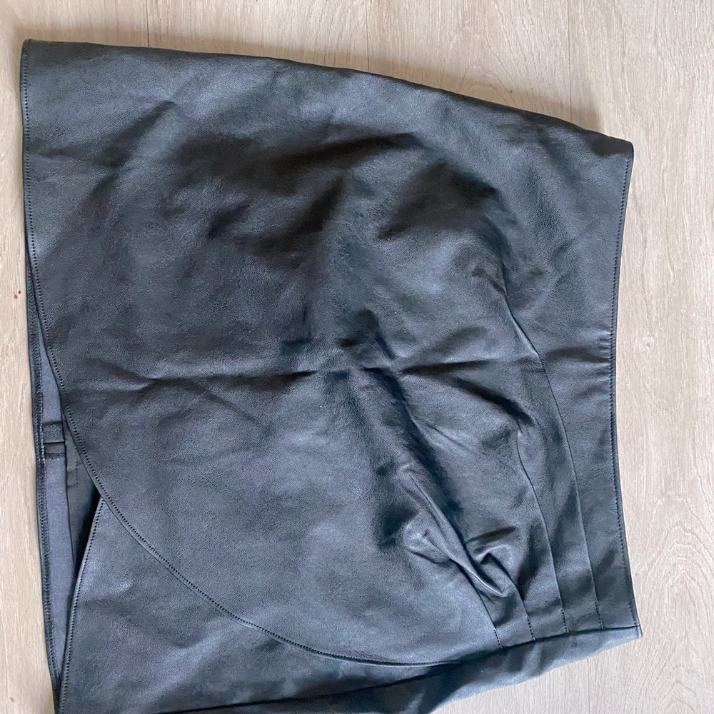 Black leather skirt AF. had a baby never got to wear! NWT
